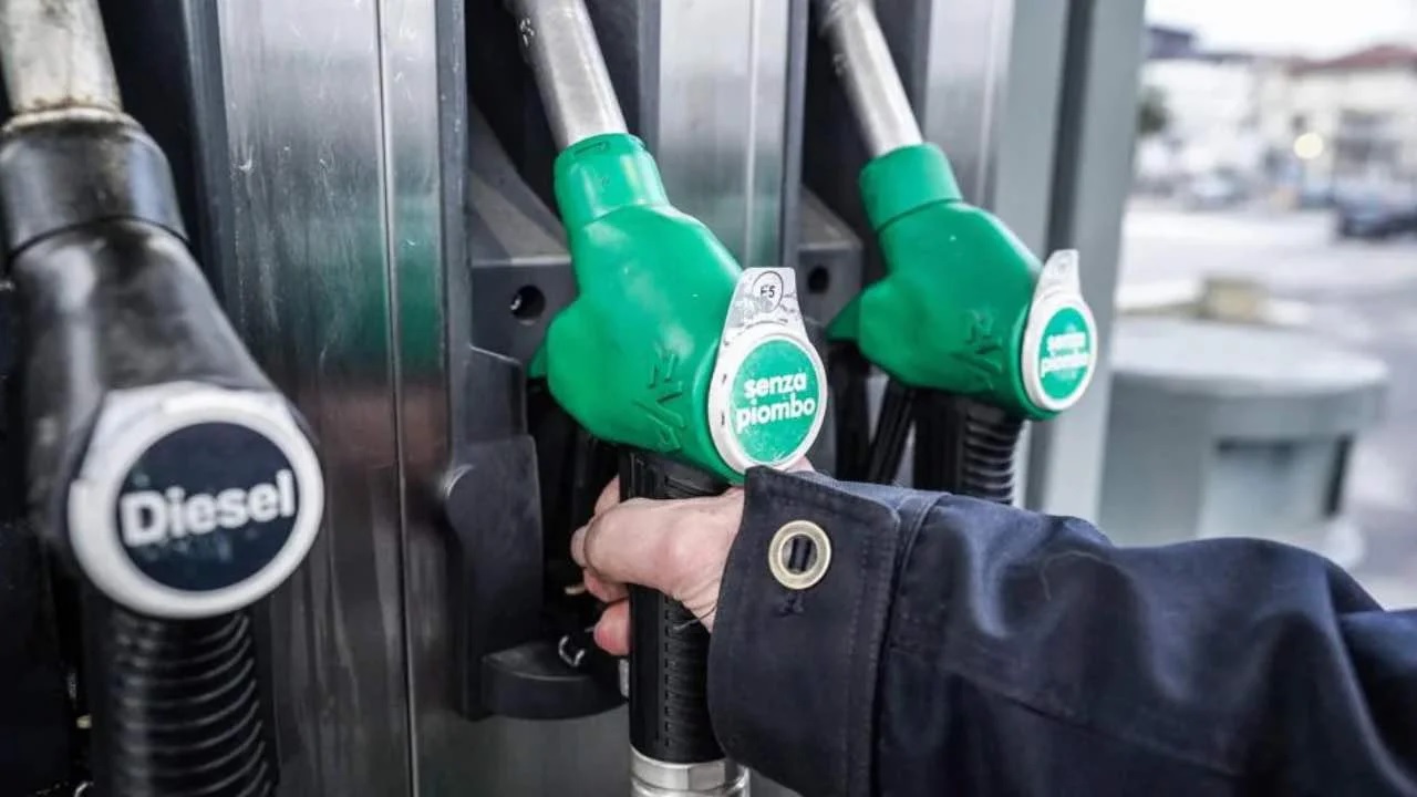 nuova guerra e benzina